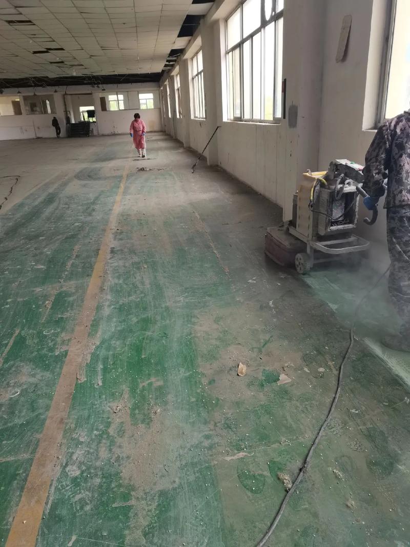 地坪工程是指在各类建筑物、工业厂房中进行地面施工，以达到平整、美观及功能性的改造目的。